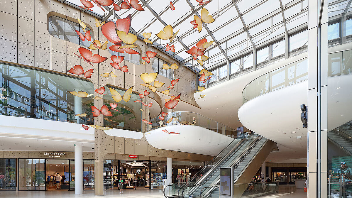 Effet accueillant : l’intérieur est inondé d’une lumière naturelle harmonieuse.