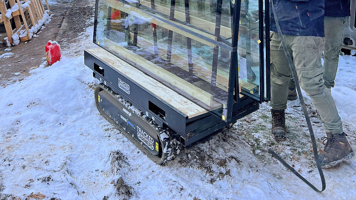 Auch bei Schnee gilt der Tracked Carrier als sicheres Transportmittel.